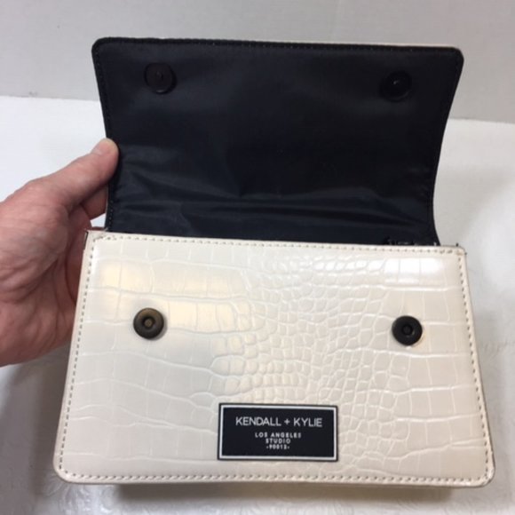 Kendall + Kylie L.A. Studio Handbag Faux Crocodile Leather w/ Chain Light Beige - Picture 7 of 7